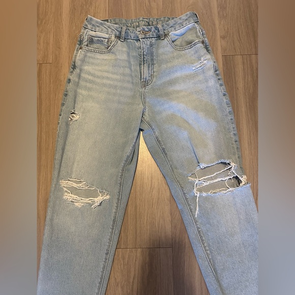 American Eagle Strigid Straight Mom Jean - Picture 2 of 3